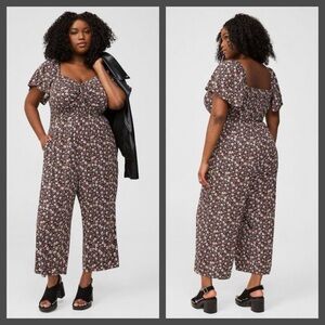 Torrid Stretch Ditsy Floral Challis Flutter Sleeve Jumpsuit Size 00 Med/Large